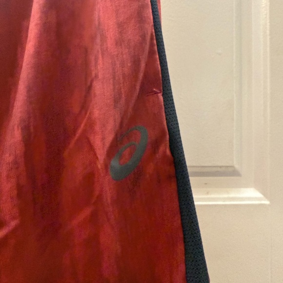 Men’s Asics Athletic Shorts, sz lg - Picture 2 of 3